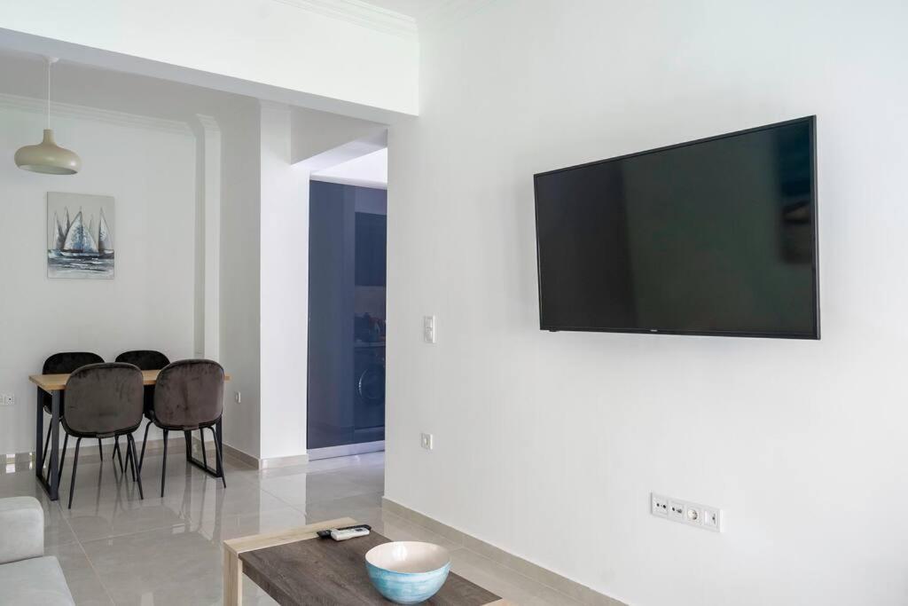 Alimos Sun-Filled Apartment Atene Esterno foto