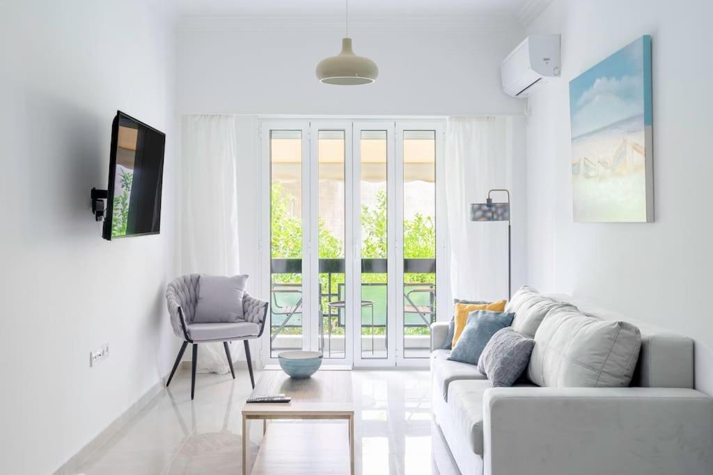 Alimos Sun-Filled Apartment Atene Esterno foto